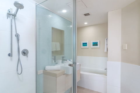 201 Lake Street Apartments - Getaway Accommodation 4