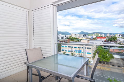 201 Lake Street Apartments - Getaway Accommodation 6