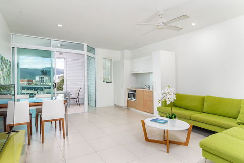 201 Lake Street Apartments - Getaway Accommodation 5