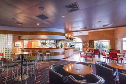 Windmill Motel And Events Centre - Getaway Accommodation 0