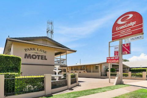 Econo Lodge Park Lane - Getaway Accommodation 0