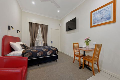 Econo Lodge Park Lane - Getaway Accommodation 7