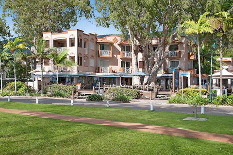 Alassio Palm Cove - Getaway Accommodation 1