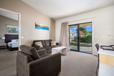 Quality Suites Point Cook Seasons 5 - Getaway Accommodation 6