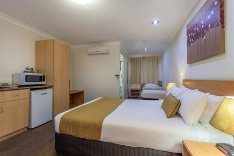 Best Western Tuscany On Tor Motor Inn - Getaway Accommodation 3