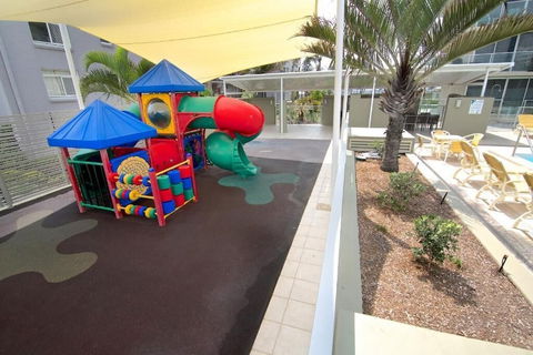 Hi Surf Beachfront Resort Apartments - Getaway Accommodation 4