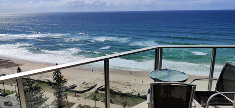 Hi Surf Beachfront Resort Apartments - Getaway Accommodation 6