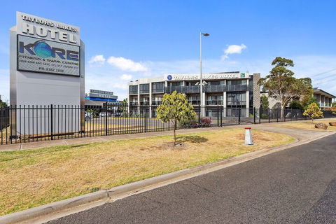 Quality Hotel Taylors Lakes - Getaway Accommodation 6