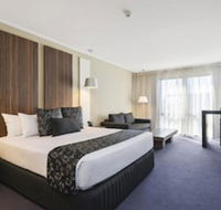 Quality Hotel Taylors Lakes - Getaway Accommodation