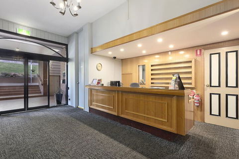 Commodore Regent - Getaway Accommodation 4