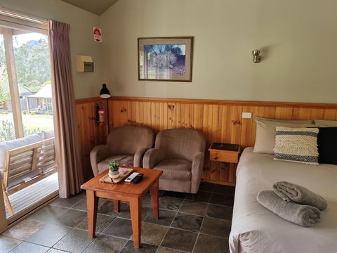 D'Altons Studios - Getaway Accommodation 5