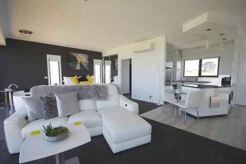 Horizon Deluxe Apartments - Getaway Accommodation 2