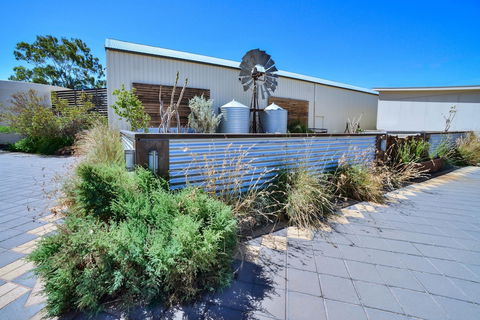 Comfort Inn & Suites Augusta Westside - Getaway Accommodation 3