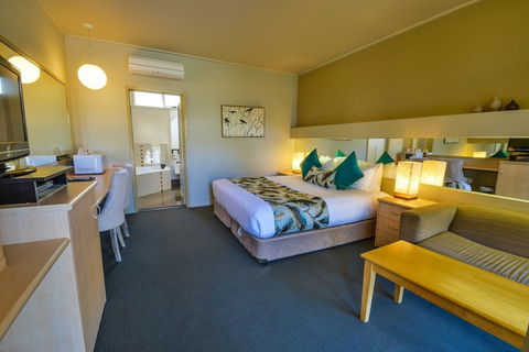 Comfort Inn & Suites Lakes Entrance - Getaway Accommodation 6