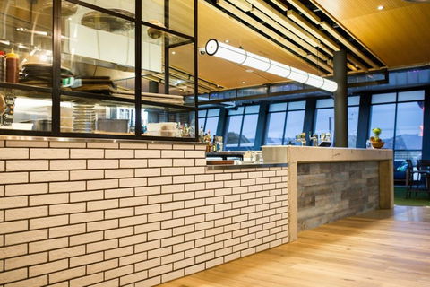 Highlander Hotel - Getaway Accommodation 3