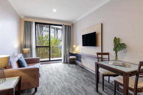 Oaks Sydney North Ryde Suites - Getaway Accommodation 5