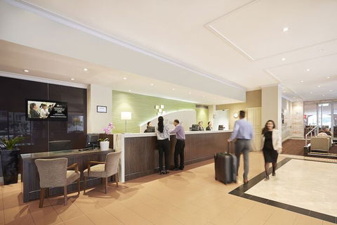 Holiday Inn Darling Harbour, An IHG Hotel - Getaway Accommodation 7