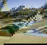 Paradise Island Resort - Getaway Accommodation