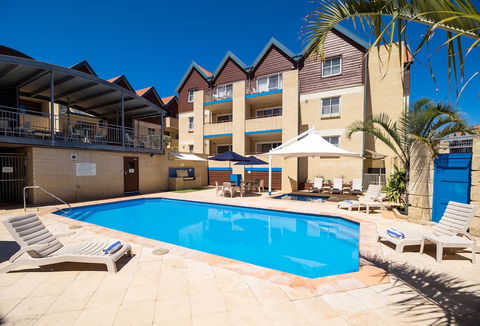 Hillarys Harbour Resort - Getaway Accommodation 2
