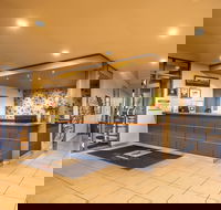 McCracken Country Club - Getaway Accommodation