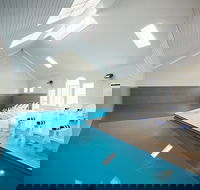 Deep Blue Hotel  Hot Springs - Getaway Accommodation