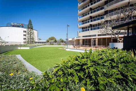 Mantra Twin Towns - Getaway Accommodation 0