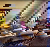 The Carrington Hotel - Getaway Accommodation