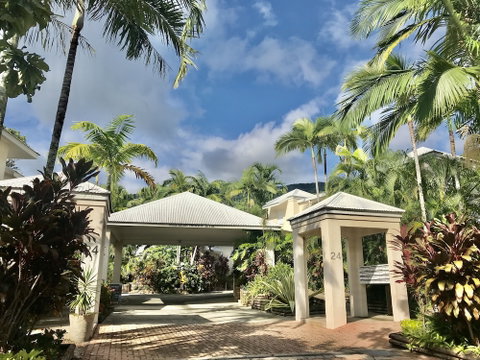 The Villas Palm Cove - Getaway Accommodation 0