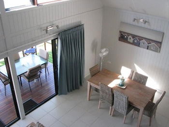 Cardwell Beachcomber Motel And Tourist Park - Getaway Accommodation 4