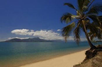 Cardwell Beachcomber Motel And Tourist Park - Getaway Accommodation 1