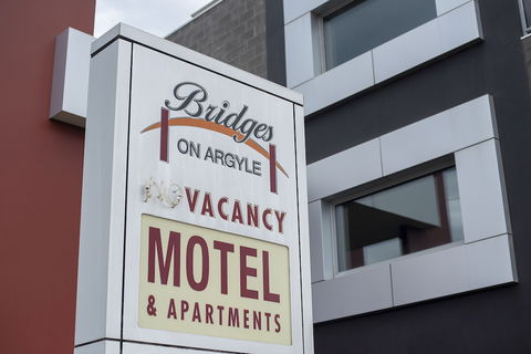 Bridges On Argyle Motel & Apartments - Getaway Accommodation 1