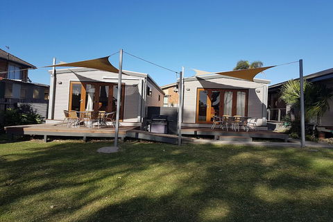 Bentley Waterfront Motel & Cottages - Getaway Accommodation 3