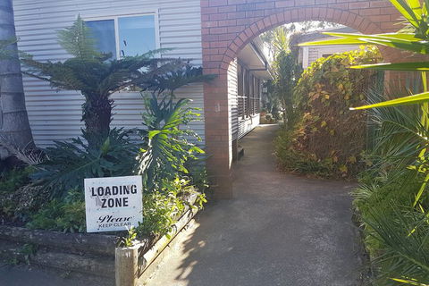 Bentley Waterfront Motel & Cottages - Getaway Accommodation 4