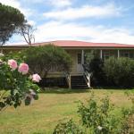 Hope Cottage Country Retreat - Getaway Accommodation 0