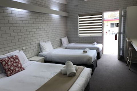 Wattle Motel - Getaway Accommodation 0