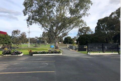 Wattle Motel - Getaway Accommodation 4
