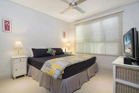 Whispering Palms - Getaway Accommodation 1