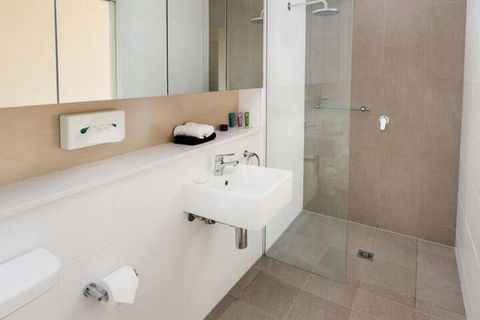 Hamilton Executive Apartments - Getaway Accommodation 5