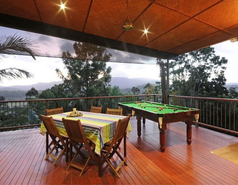 Hilltop Views - Getaway Accommodation 1