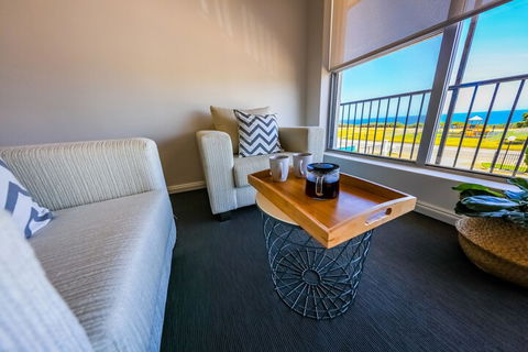 COAST Motel And Apartments - Getaway Accommodation 4