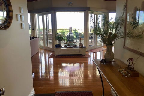 Llarrinda Bed & Breakfast - Getaway Accommodation 3