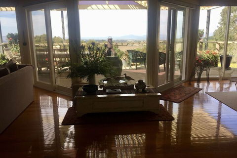 Llarrinda Bed & Breakfast - Getaway Accommodation 1