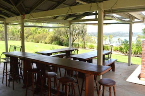 Reflections - Lake Cooby - Getaway Accommodation 0