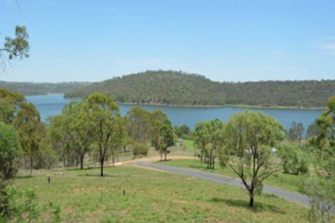 Reflections - Lake Cooby - Getaway Accommodation 3