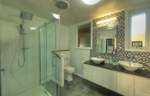 Arthur River Spa Cottage - Getaway Accommodation 2