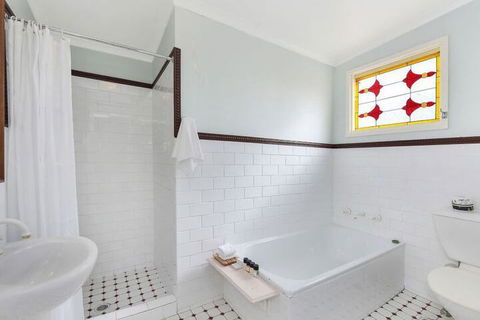 Hotel Etico At Mount Victoria Manor - Getaway Accommodation 3