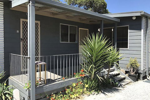 The Waterwheel Beach Cabins - Caravan Park - Getaway Accommodation 6