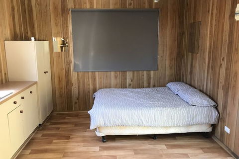 The Waterwheel Beach Cabins - Caravan Park - Getaway Accommodation 7
