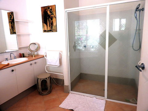 Howies Place Noosa - Getaway Accommodation 4