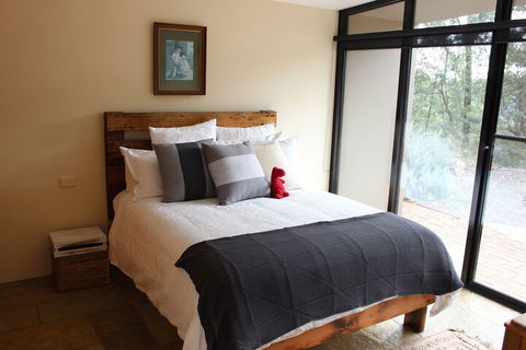 Down To Earth Farm Retreat - Getaway Accommodation 6